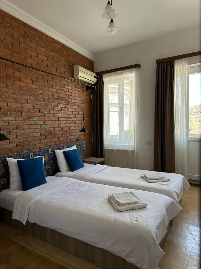 Tbil Inn Hotel