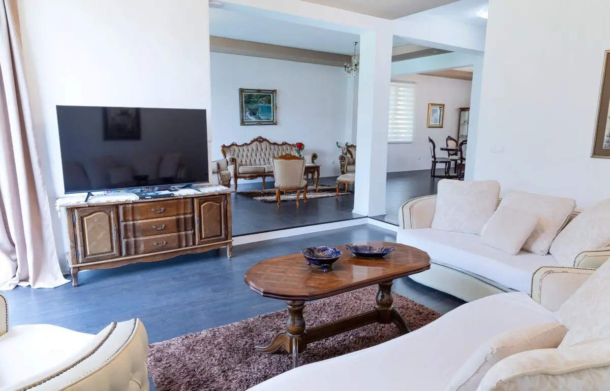 Cheerful and luxurious villa near the Una River