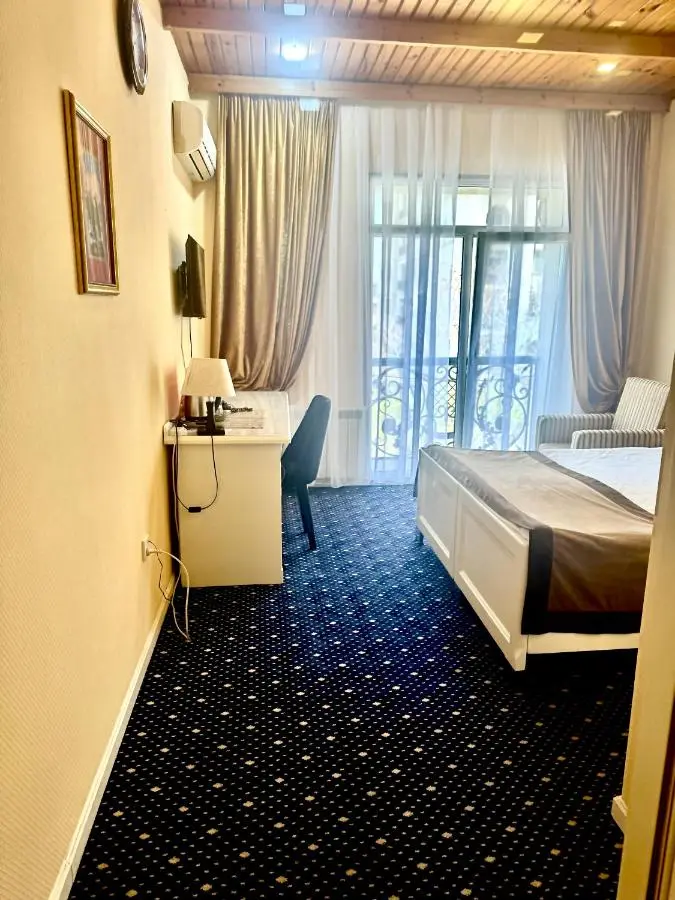 East Legend Hotel