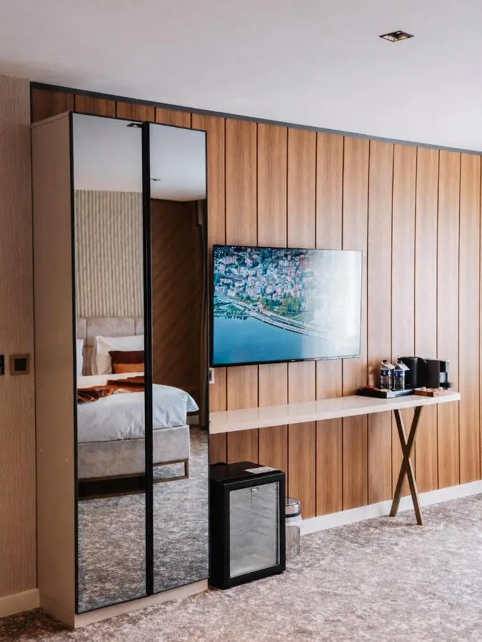 Nevv City Hotel