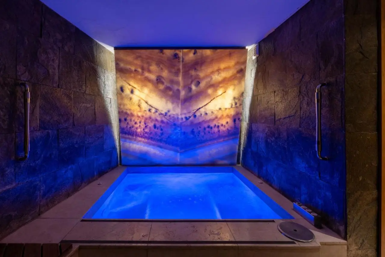 Tulip City Hotel & SPA