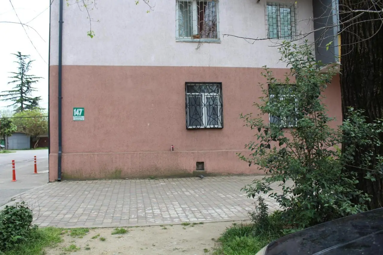 APARTMENT #27