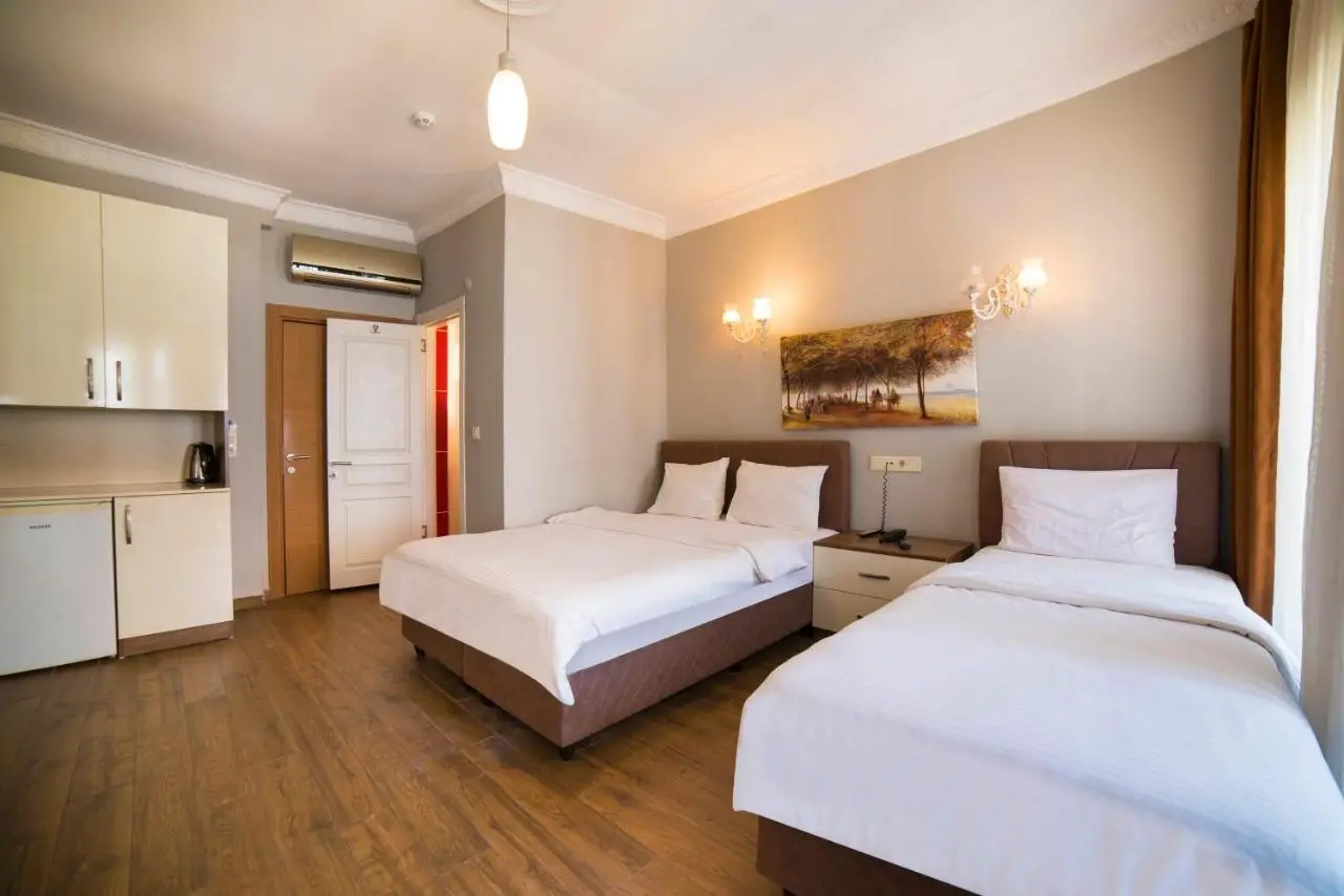 Zendy Suite Hotel