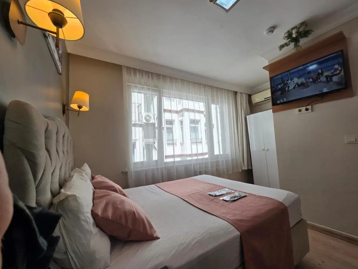 TAKSİM LİFE HOUSE