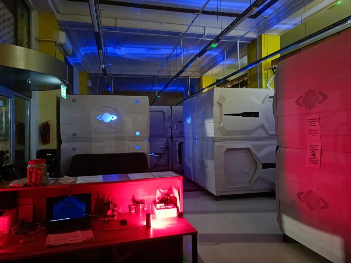 Capsule Hotel Happy lounge