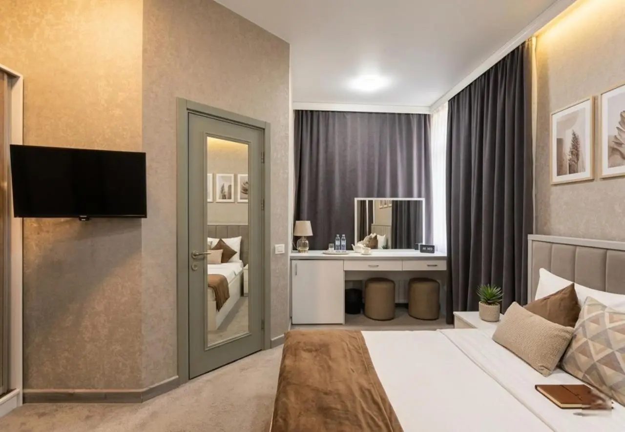 Sunday Luxury Hotel