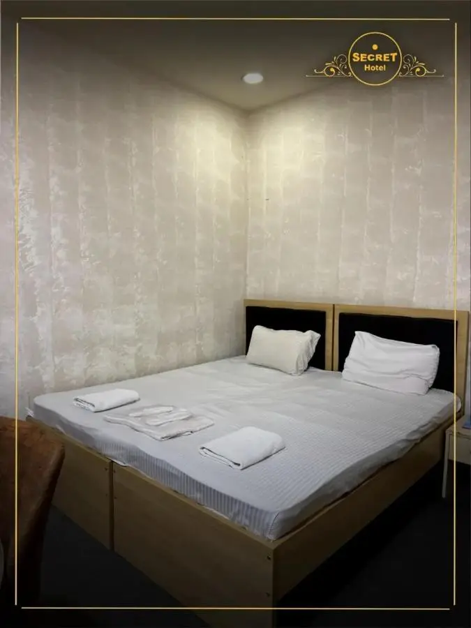 SECRET HOTEL