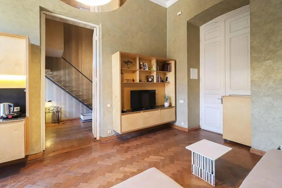 1-BR Apt in Central Tbilisi by Wehost