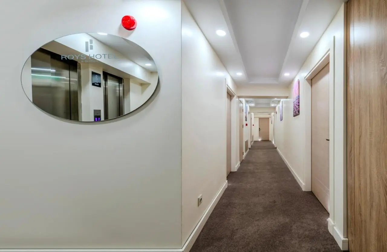 Roys Hotel & Suites