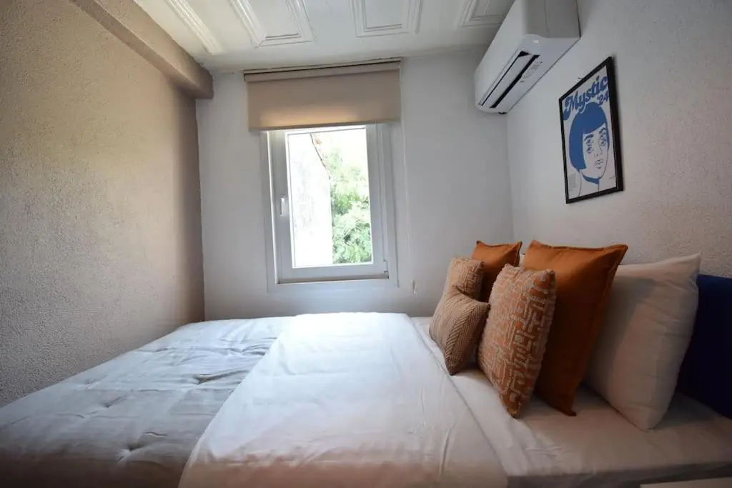 Stunning 6BR 4Bath near Tram