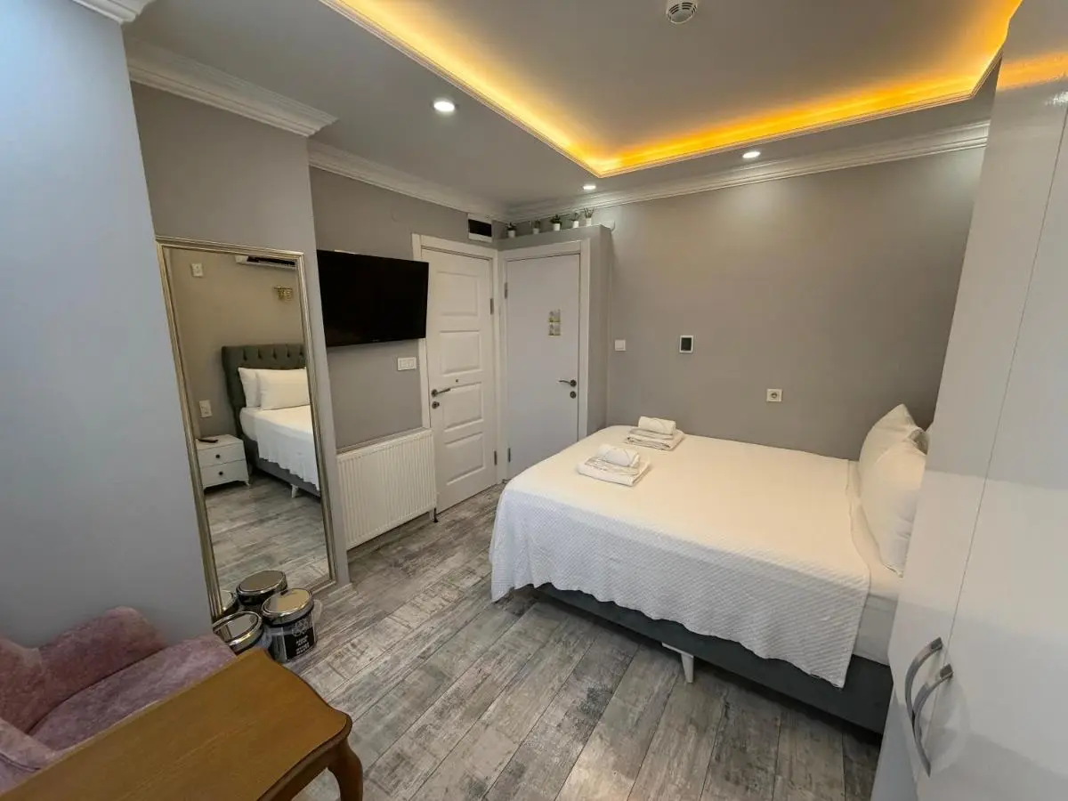 VERSECA HOTEL
