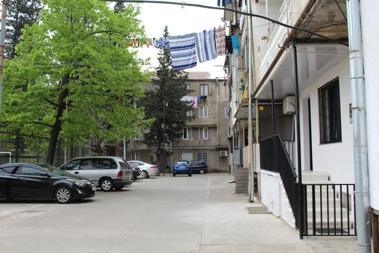 APARTMENT #27