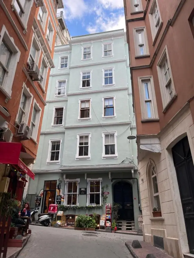 Ganbaru Tours - Flats in Galata