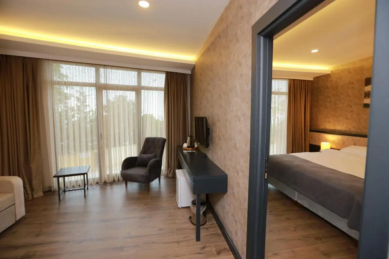 PENTAHOR HOTEL