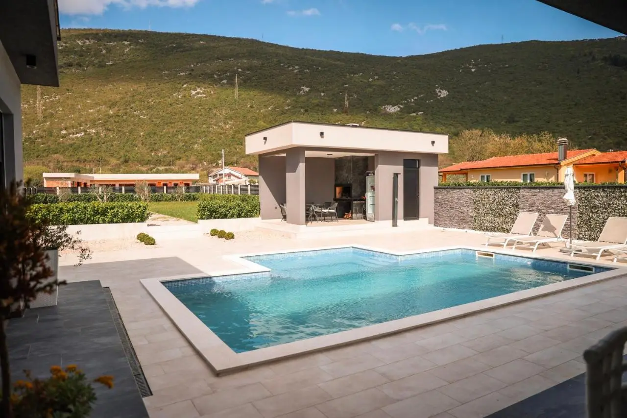 Villa TORO Velvet