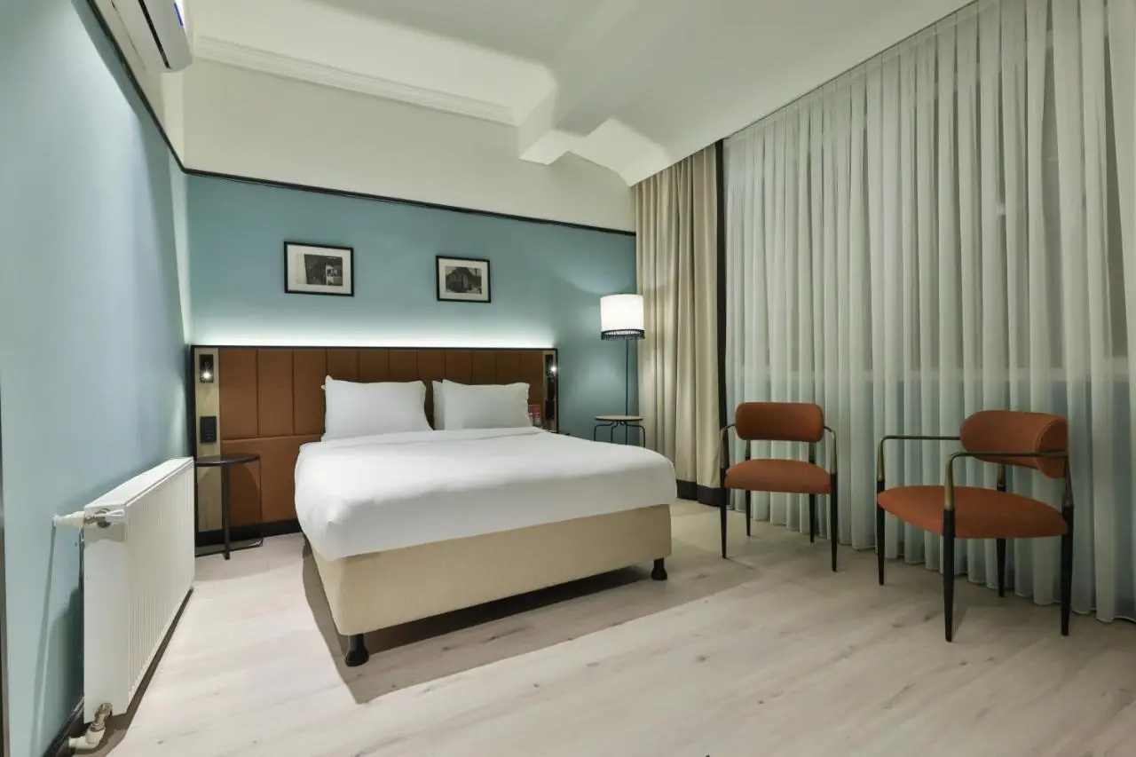 EA Exclusive Hotel
