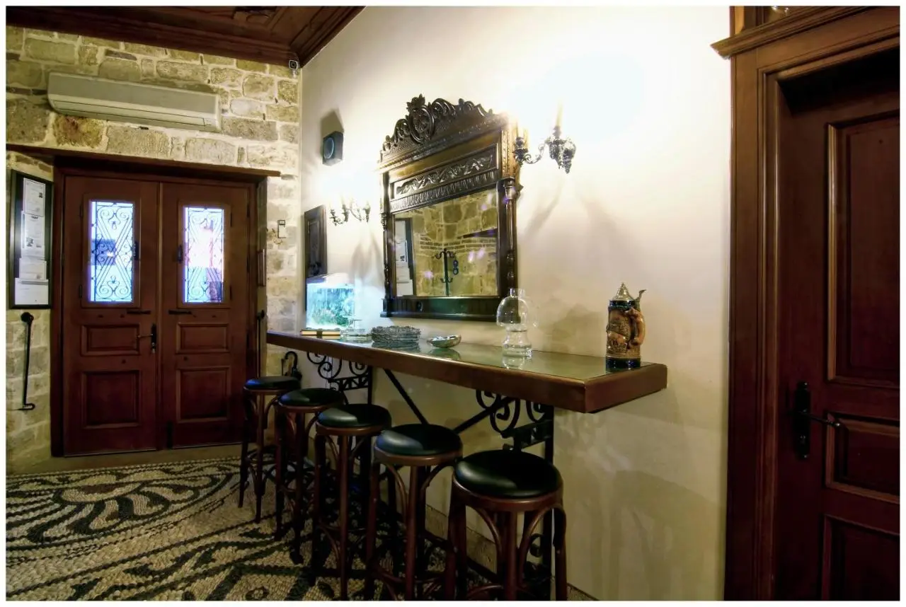 Minyon Hotel