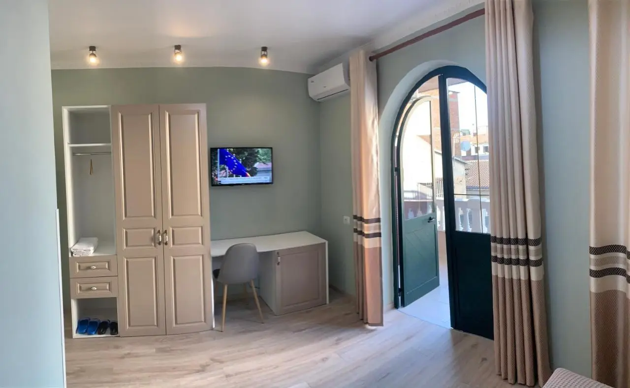 BELUX HOTEL
