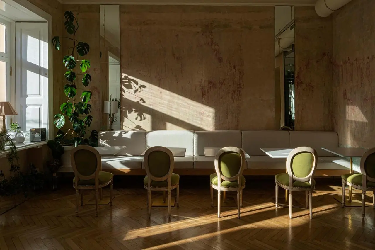 Unfound Door - Design Hotel
