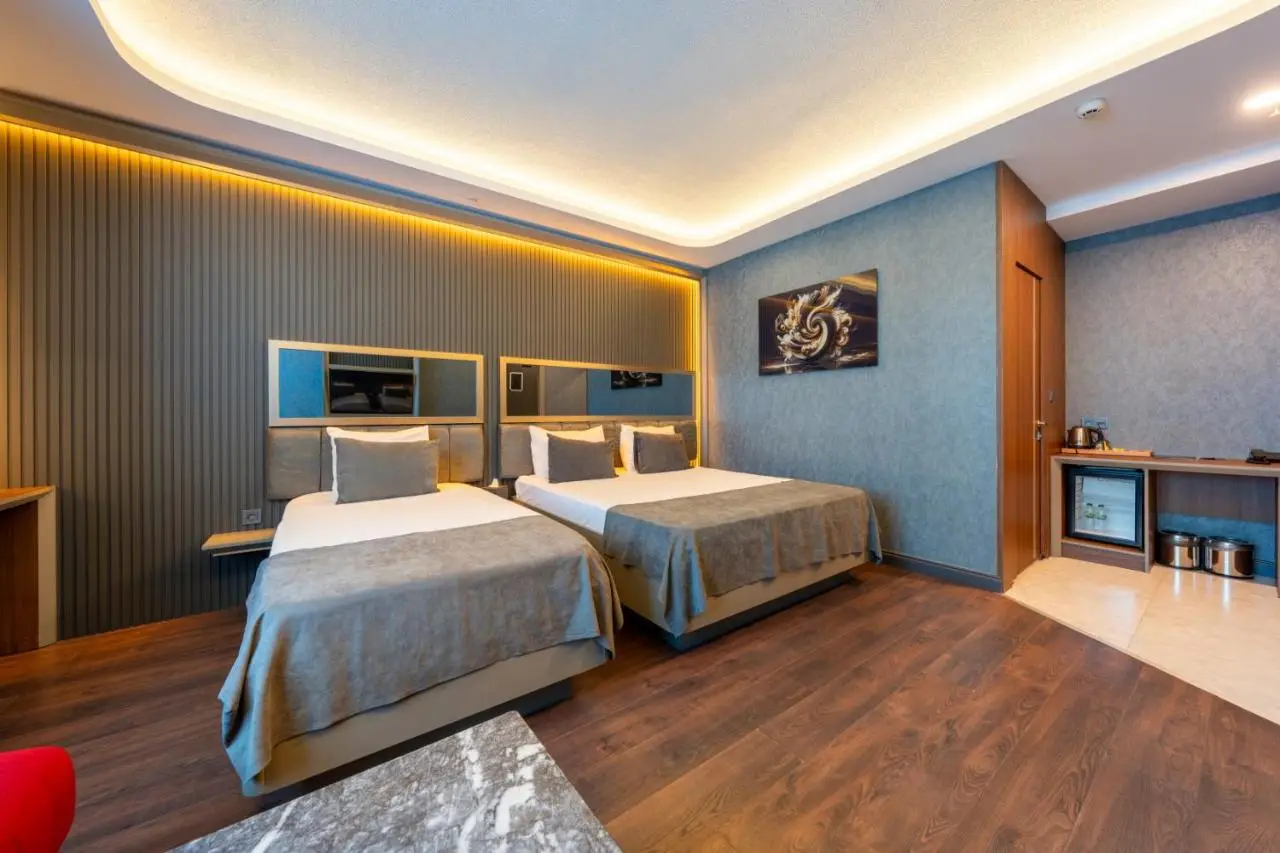 216 Eagle Palace Suite