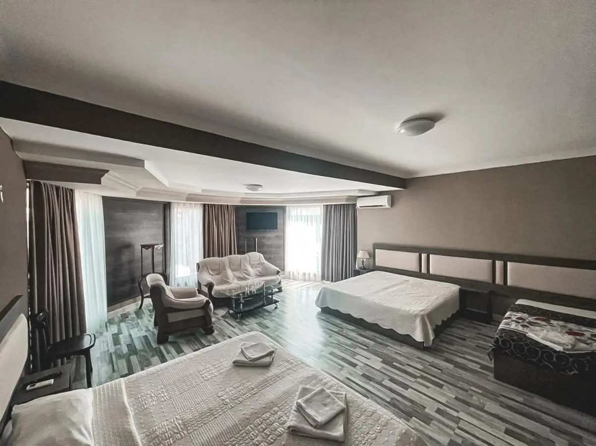 Discovery Hotel