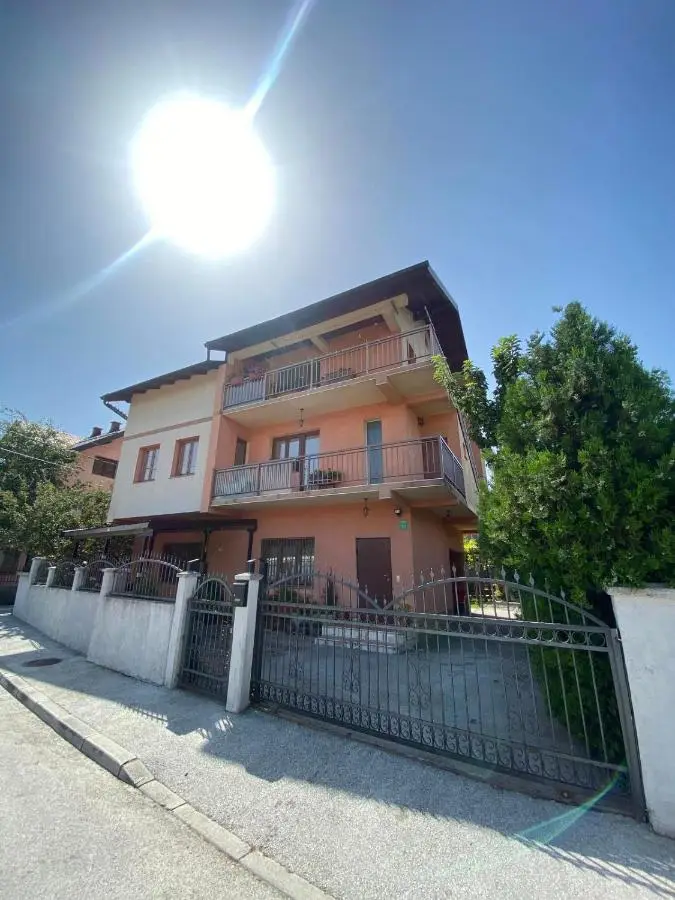 Apartman Nedim - Free Parking & Garden near Airport