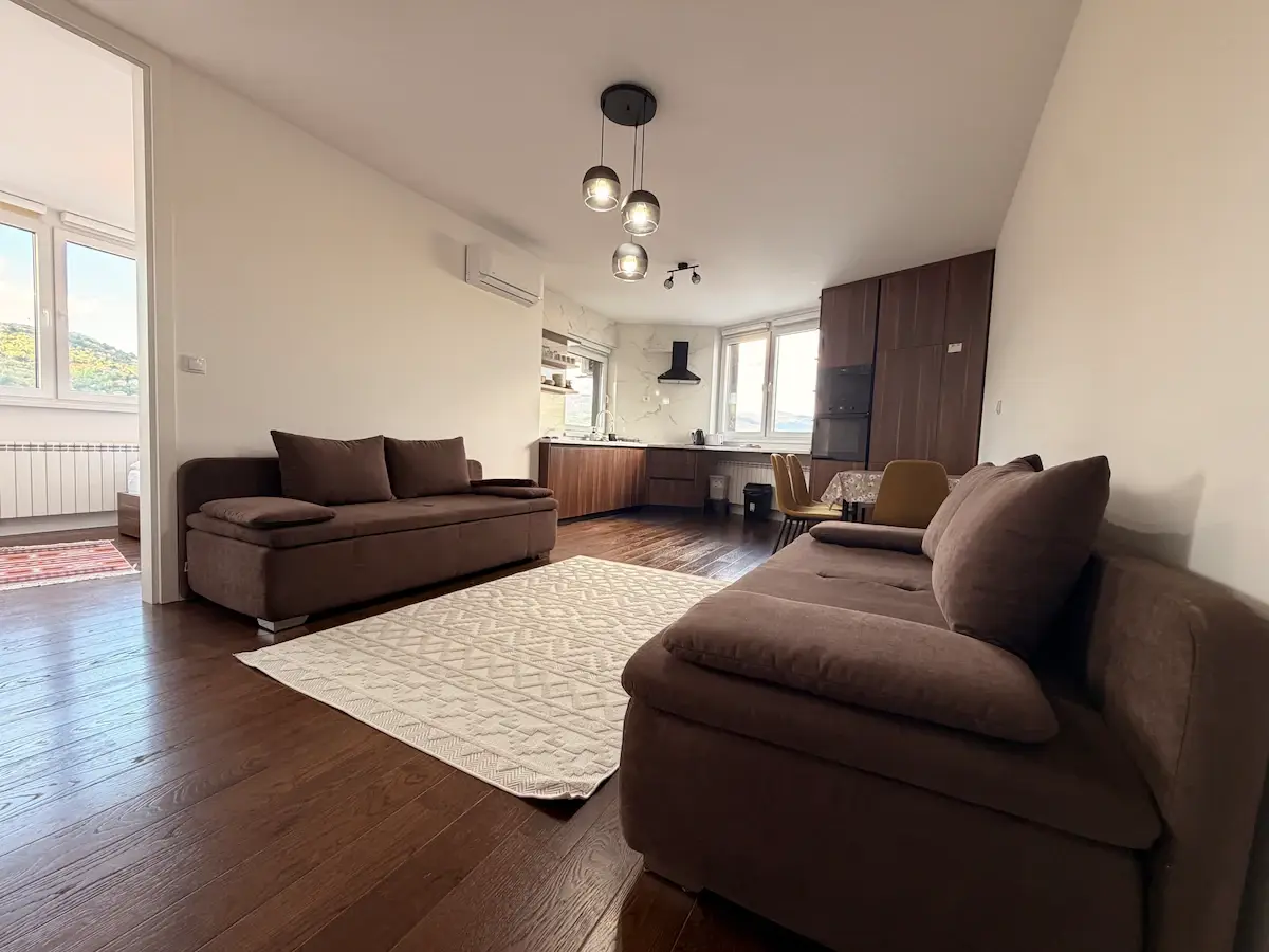 Spacious Apartment with Stunning Views & Many Beds