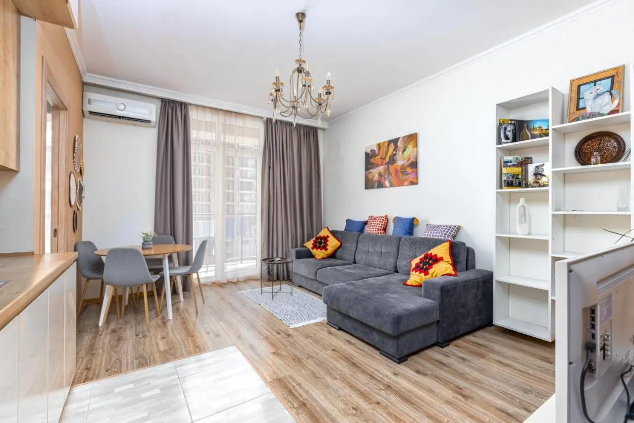 LE Home - Cozy 2 BR apartment in Saburtalo