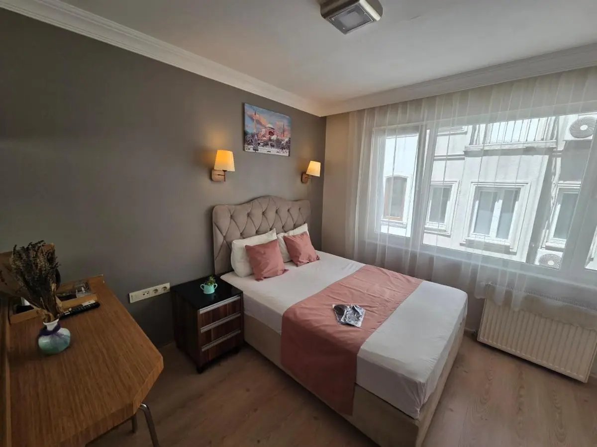 TAKSİM LİFE HOUSE