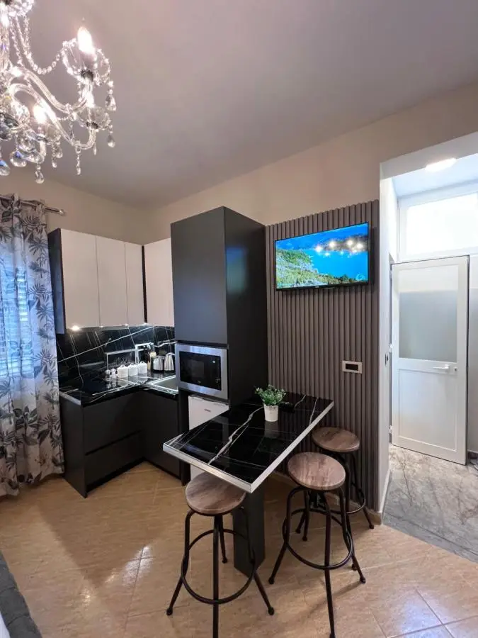 White Star Villa - Studio Apartments with Parking