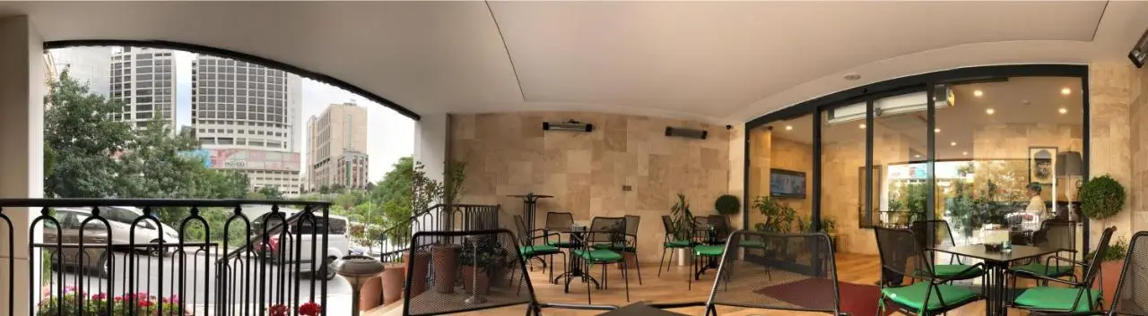 The White Orient Hotel