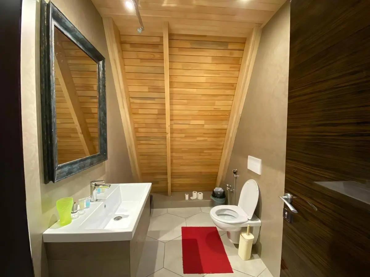 Trigon Villa Family , HOT POOL ,SAUNA,JACUZZI