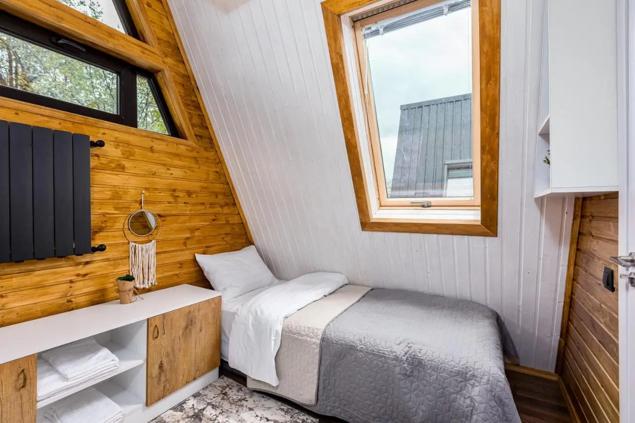 Luxury Cottages with Hot Tubes, Garden and BBQ