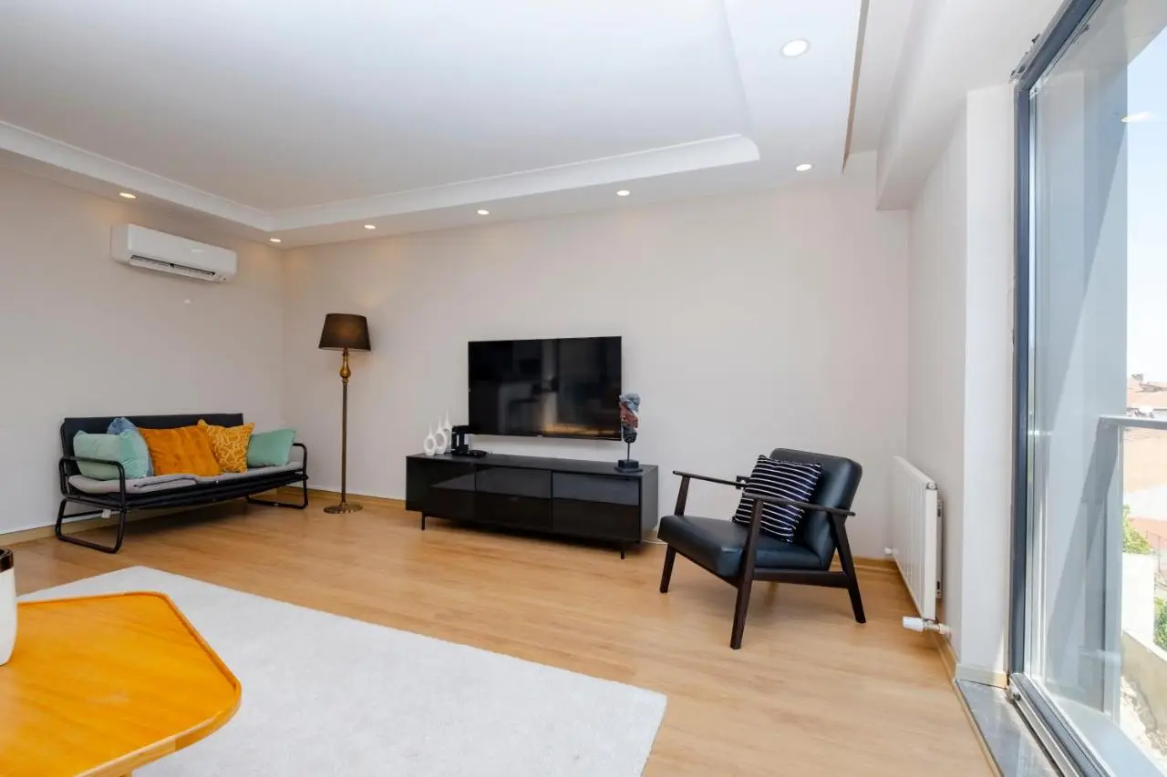 Sea View Two-Bedroom Suite in Managed Residence - Parking and Elevator