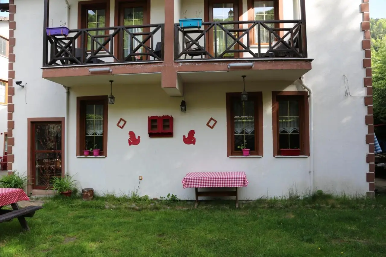 ABANT DORT MEVSİM KONAĞI HOSTEL