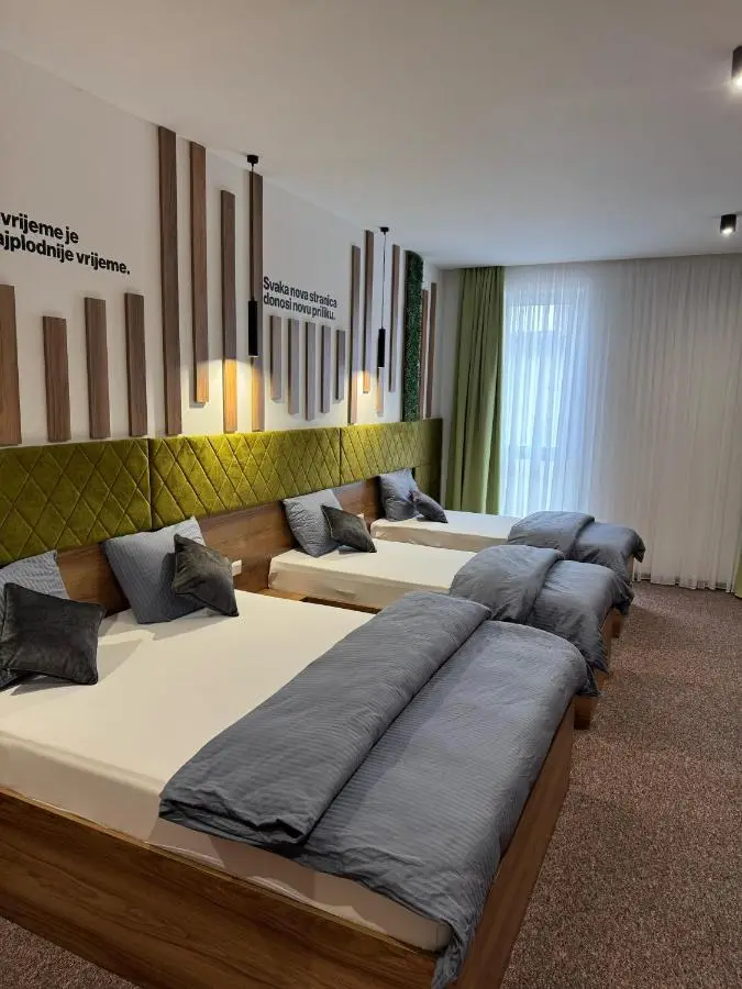Hostel Tron