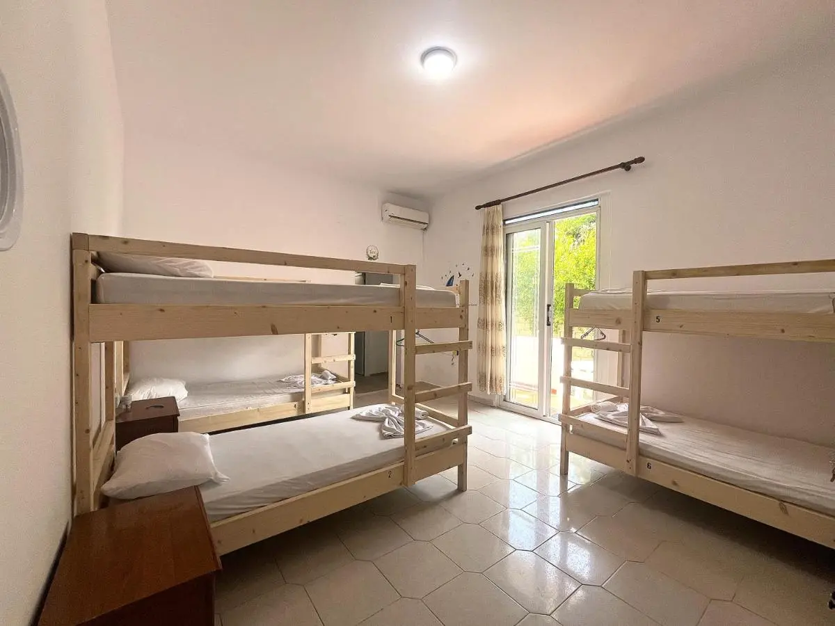 Old Beach Vlora Hostel