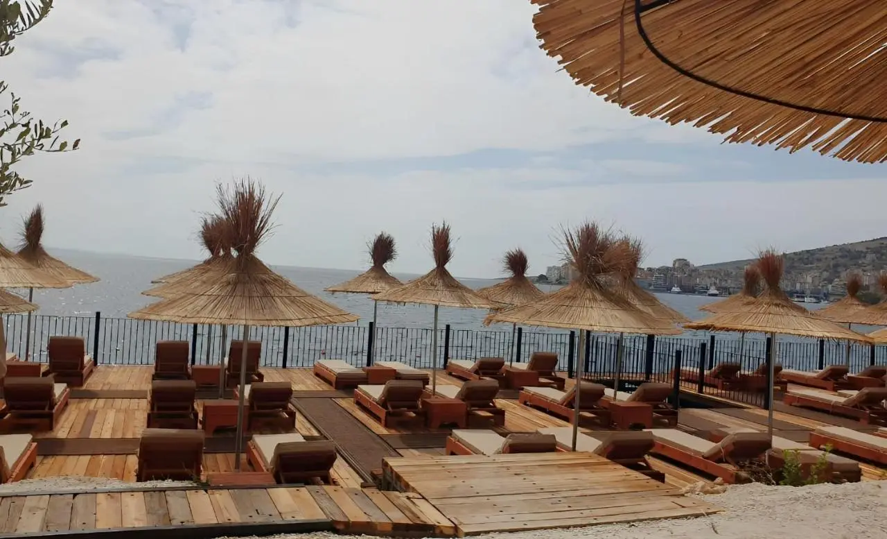 2F Saranda Apartment