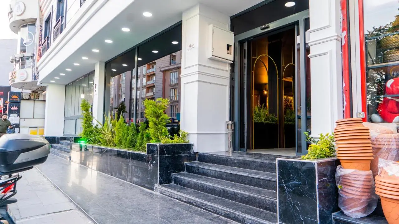 GRAND MOON HOTEL