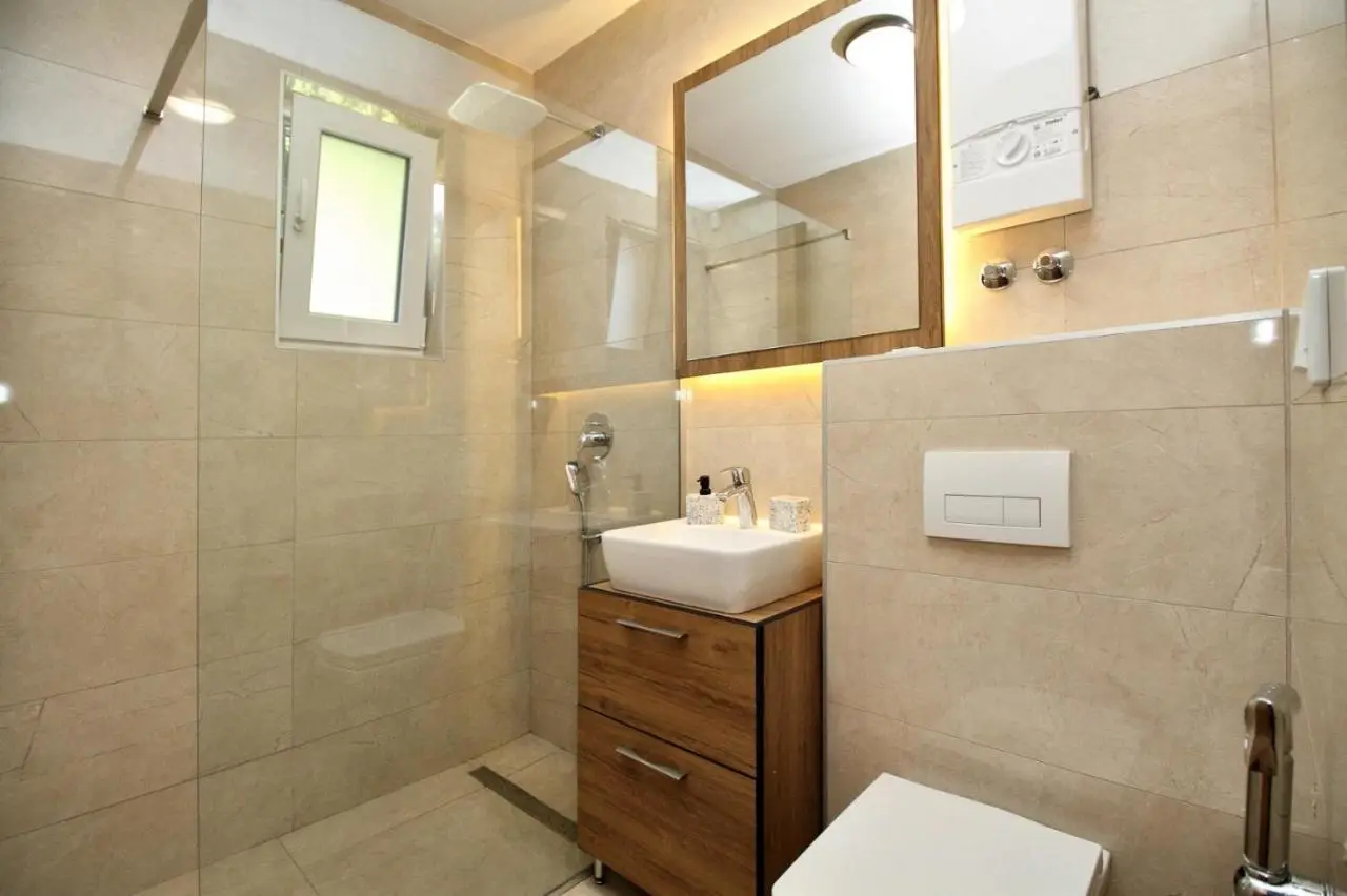 Villa Wood & Green SPA