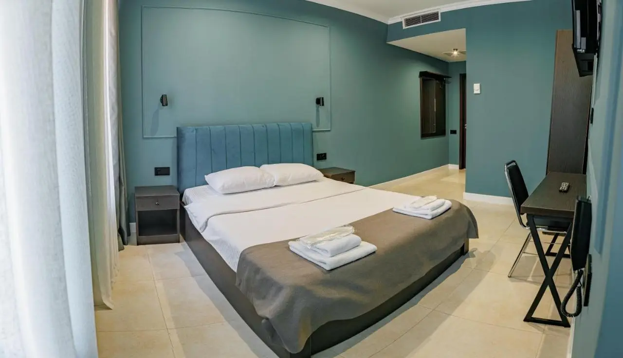 Route Hotel