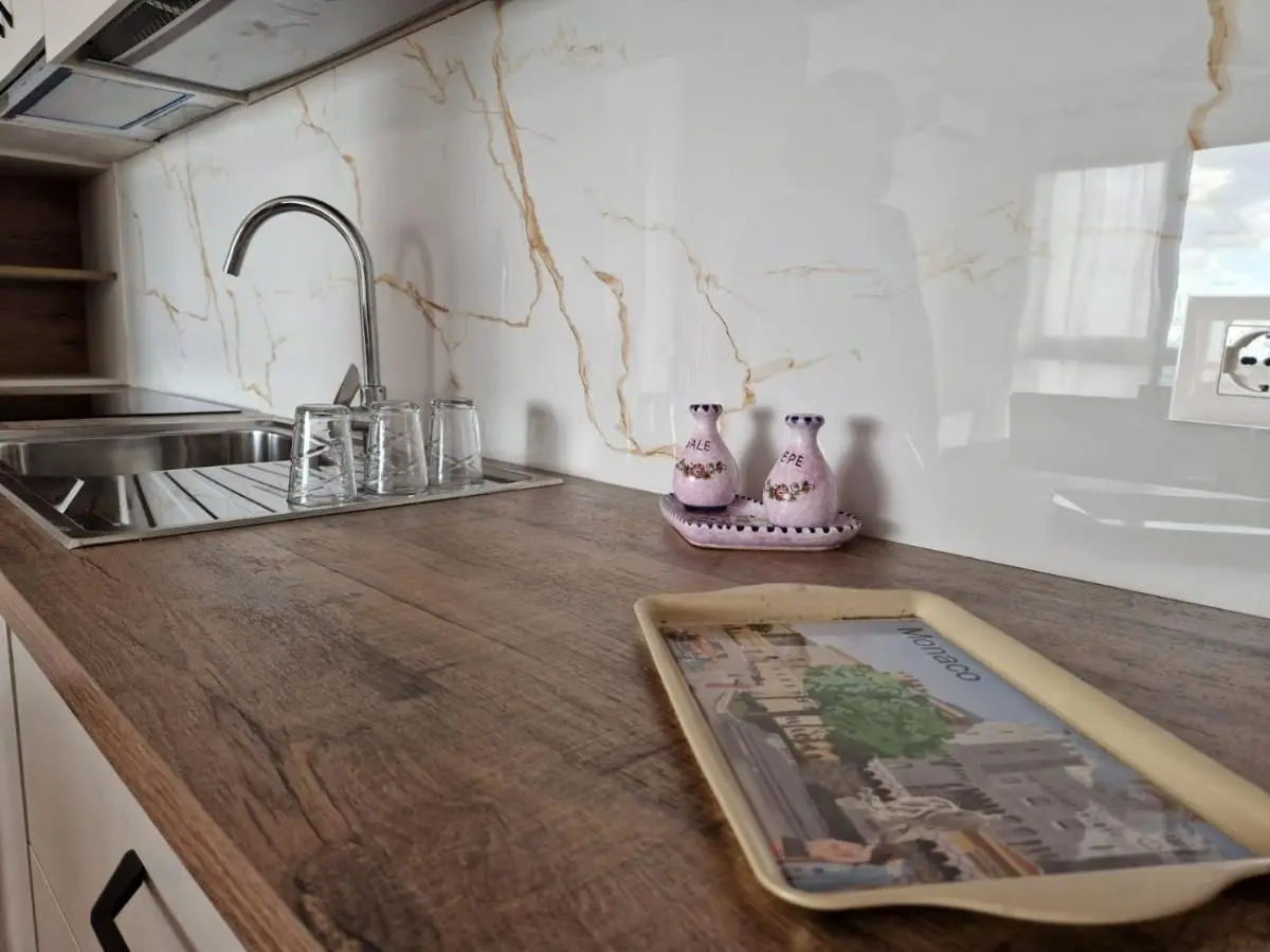 Red & White Palace Apartment