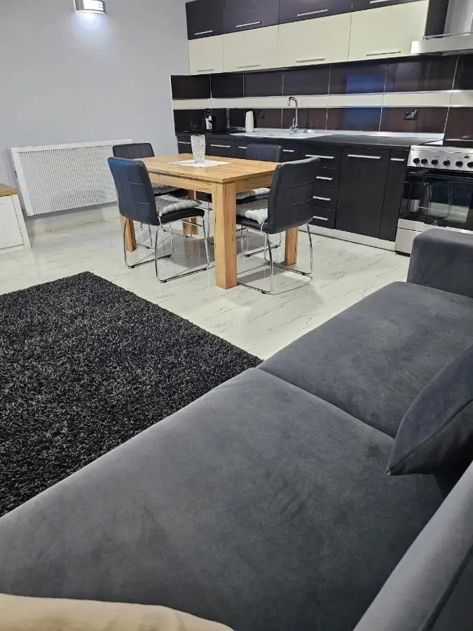 Edi's Apartments-Cozy stay in the center