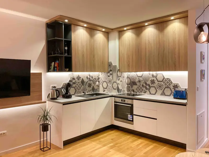 Modern brand new studio@top location+balcony view