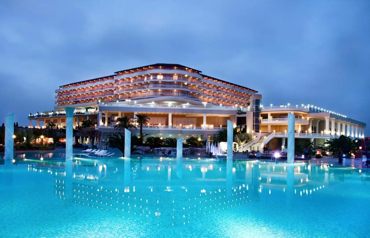 Starlight Resort Hotel