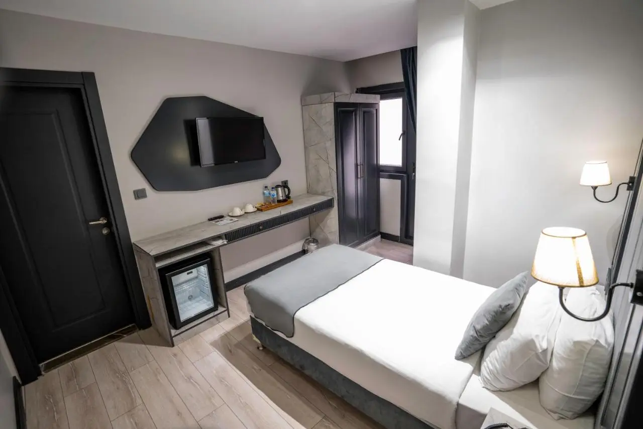 Express Plus Hotel