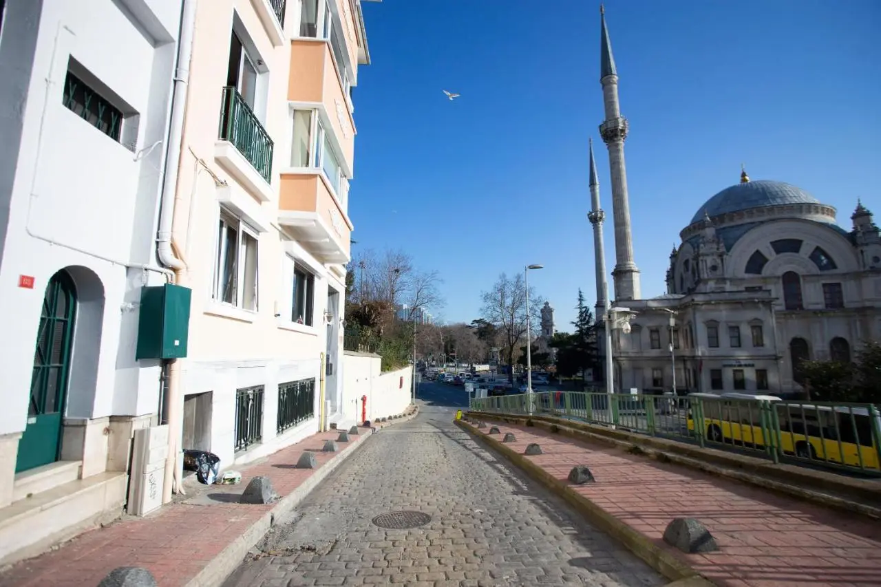 Bosphorus and Palace View Top Floor Apartment