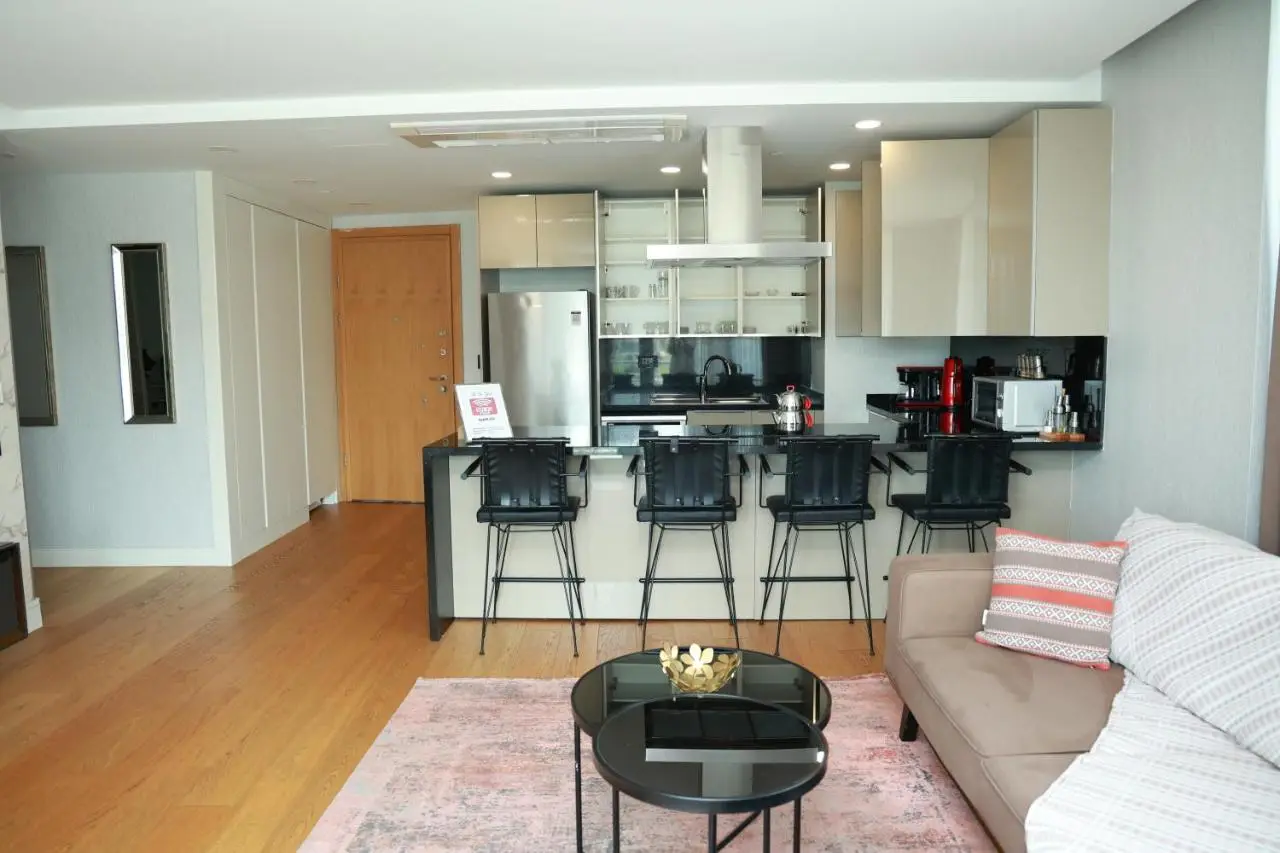 Deluxe 2BR Apartment Balcony 420