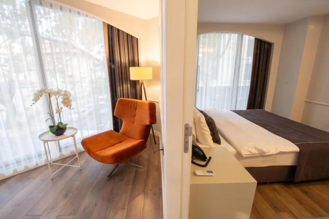 Myway Deluxe Hotel