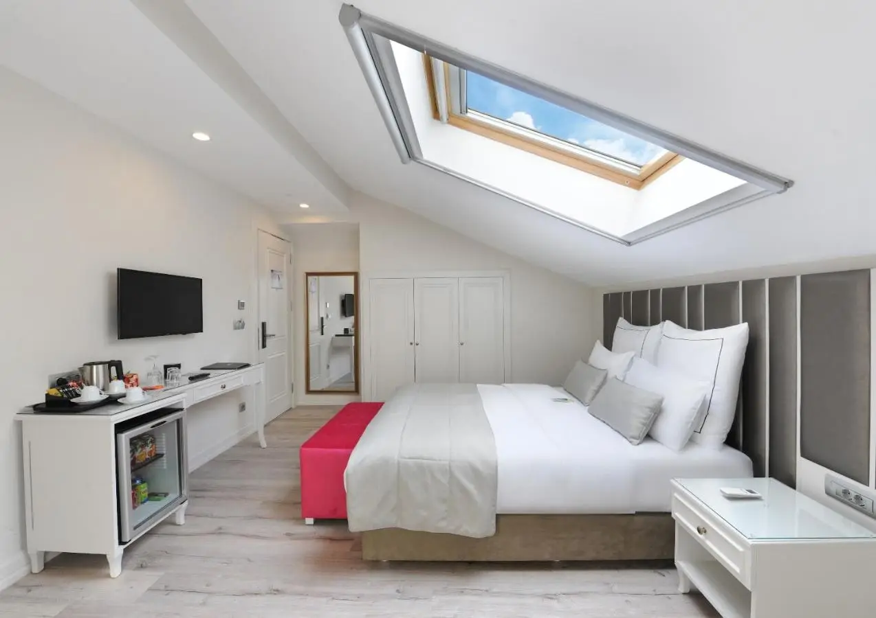 Le Petit Palace Hotel - Special Category
